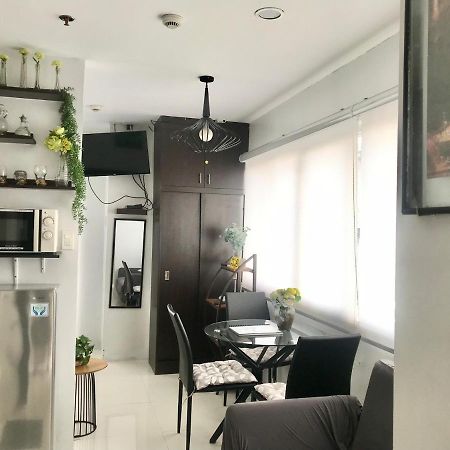 Cozy And Full Service Condo At The Heart Of Bacolod Exterior photo