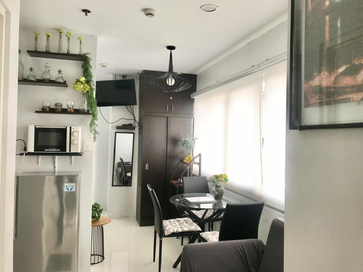 Cozy And Full Service Condo At The Heart Of Bacolod Exterior photo